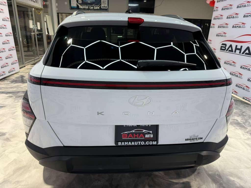 Used 2025 Hyundai Kona SEL image 9
