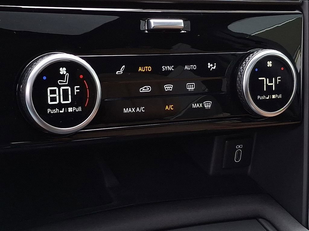 New 2026 Land Rover Discovery Limited Edition image 15