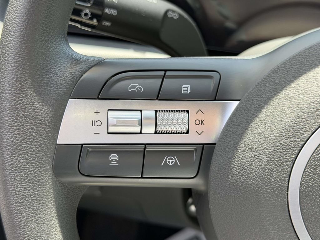 Used 2025 Hyundai Sonata SE FWD image 19