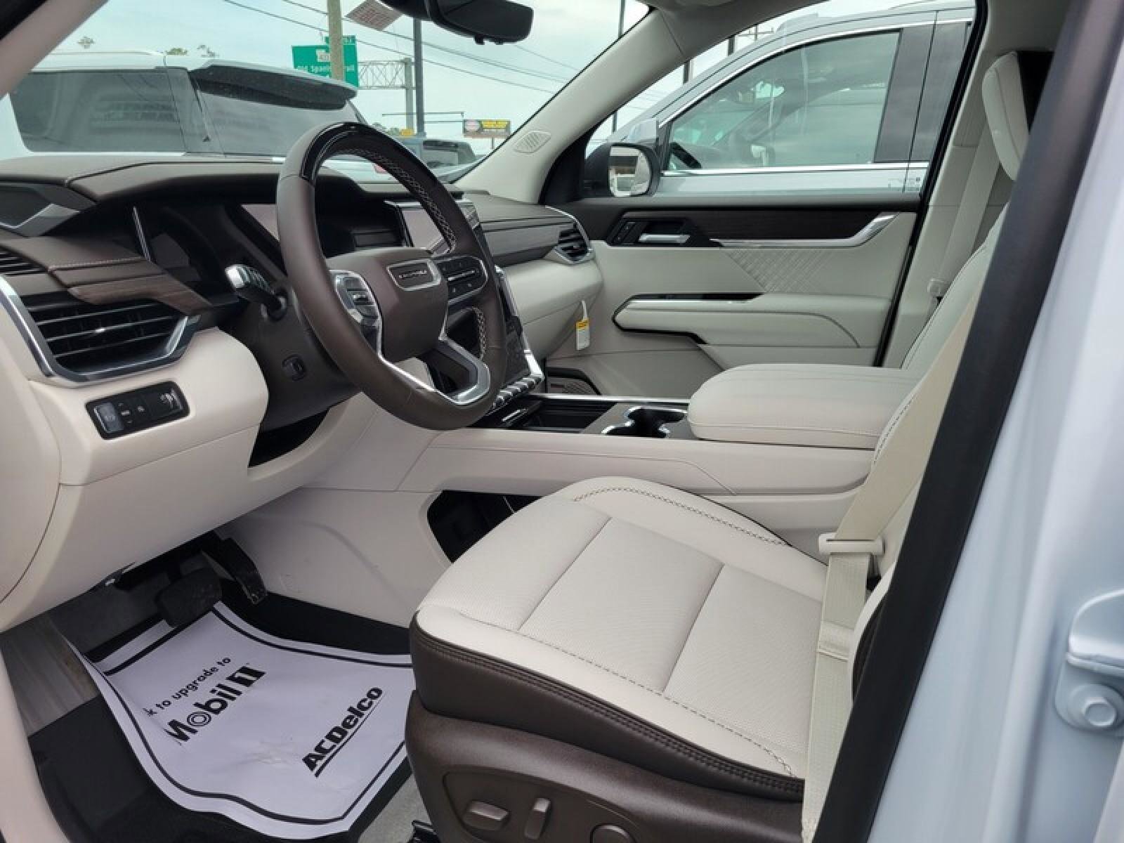 New 2026 GMC Acadia Denali w/ Super Cruise Package image 23