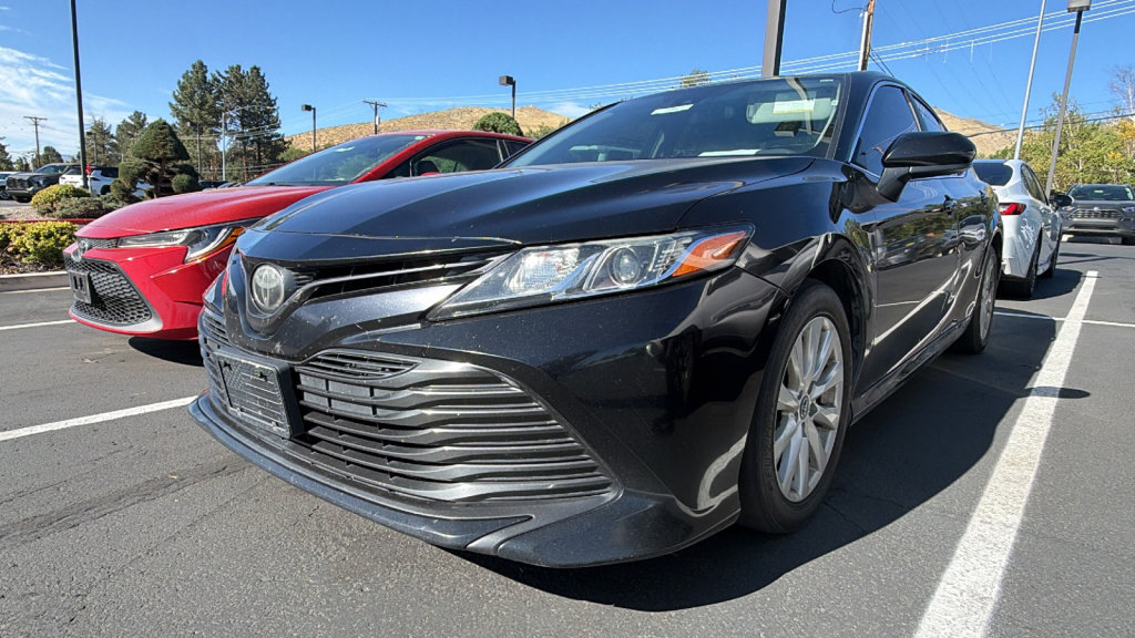 Used 2019 Toyota Camry LE FWD image 4