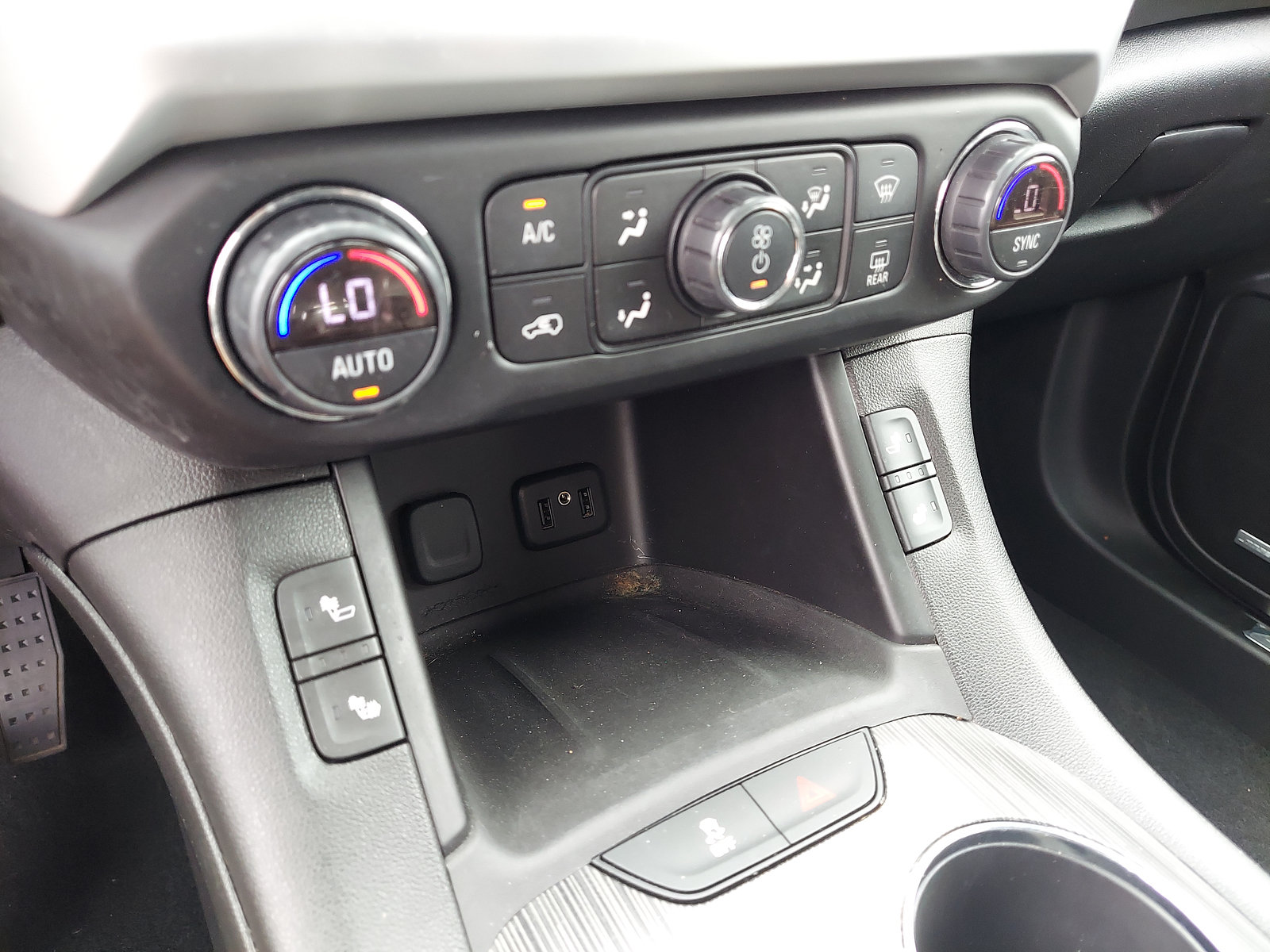 Used 2019 GMC Acadia SLT w/ LPO, Floor Liner Package FWD image 15