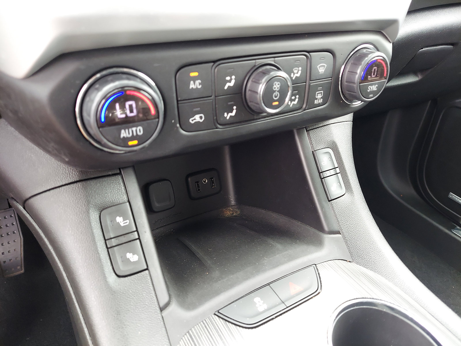 Used 2019 GMC Acadia SLT w/ LPO, Floor Liner Package image 15