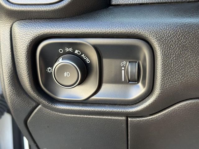 Used 2022 RAM 5500 Tradesman RWD image 15