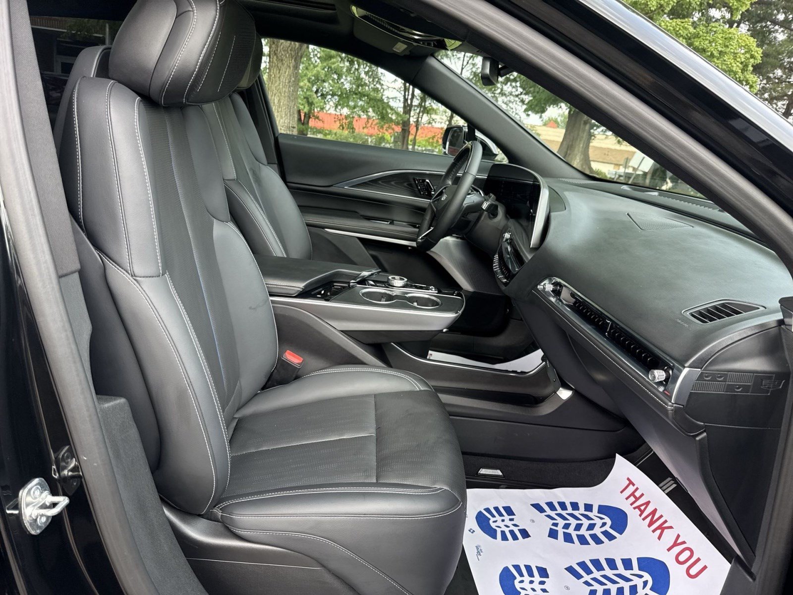 Used 2024 Cadillac Lyriq Luxury w/ LPO, Floor Liner Package AWD/4WD image 25