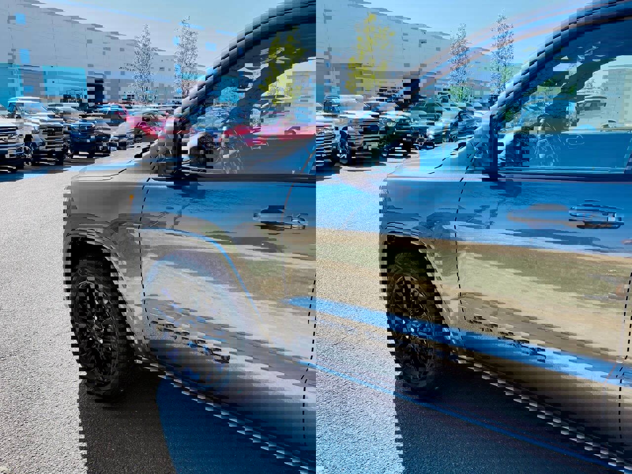 Used 2018 Jeep Grand Cherokee Altitude image 13