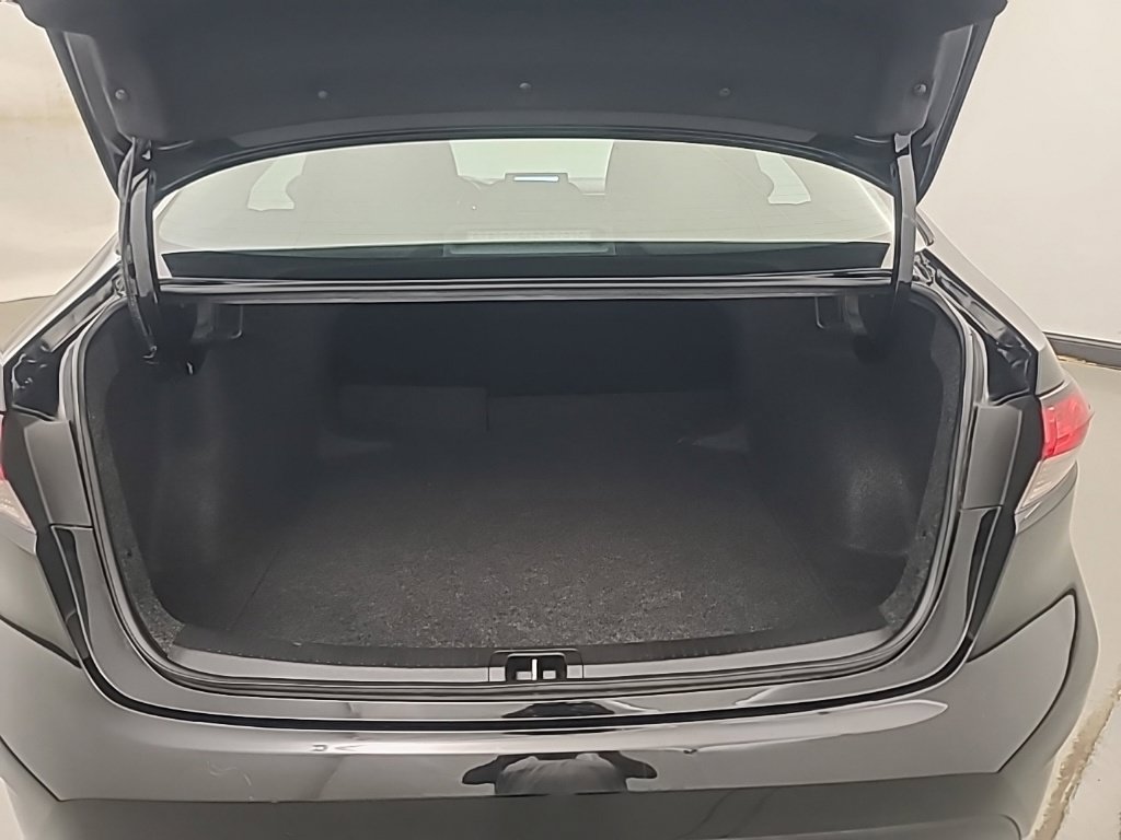 Used 2025 Toyota Corolla LE FWD image 19