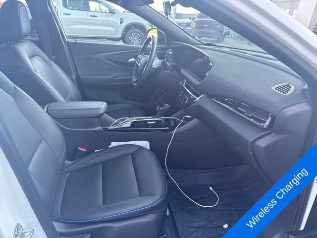 Used 2025 Buick Envista Sport Touring w/ Convenience I Package FWD image 17