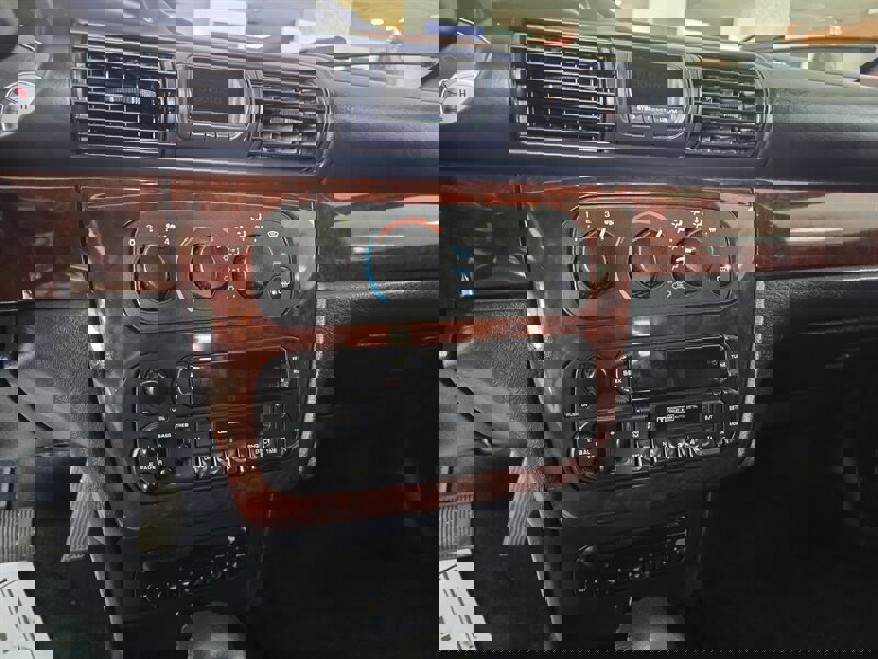 Used 2003 Chrysler Sebring Limited image 18