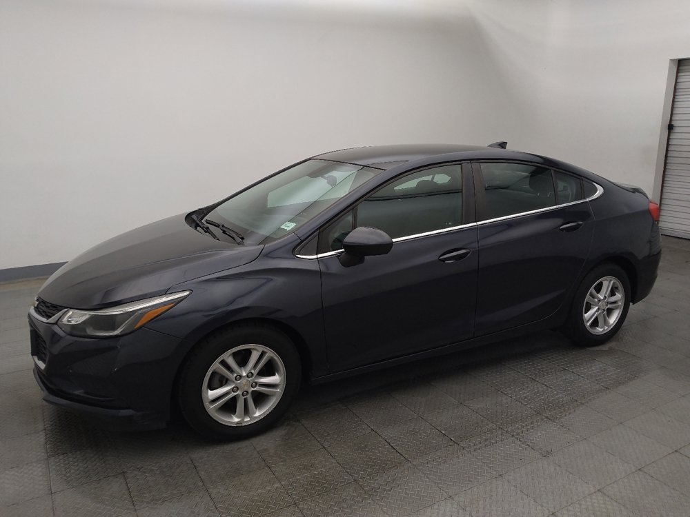 Used 2016 Chevrolet Cruze LT FWD image 2