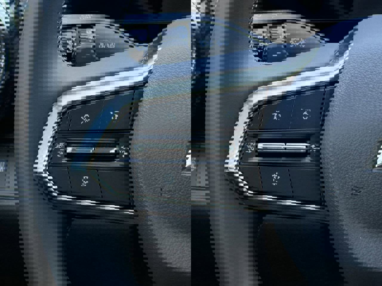 New 2026 Chevrolet Equinox LT image 12