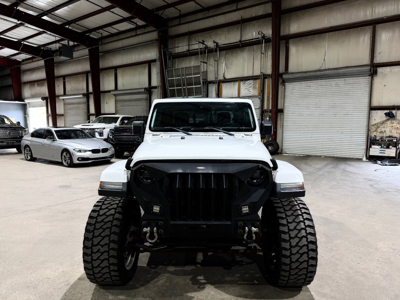 Used 2020 Jeep Gladiator Overland AWD/4WD image 10