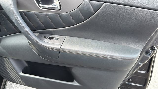 Used 2015 INFINITI QX70 AWD w/ Premium Package image 37