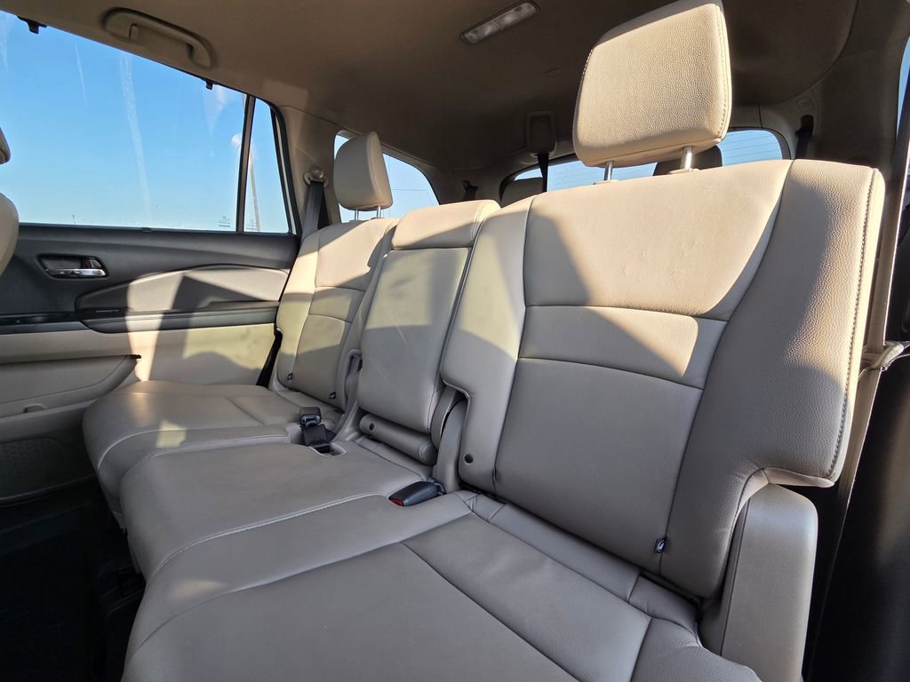 Used 2018 Honda Pilot Touring image 25