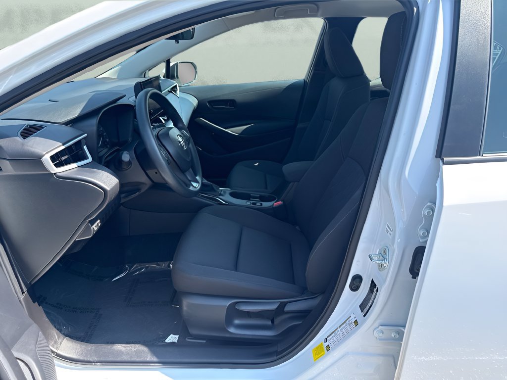 Used 2025 Toyota Corolla LE w/ Convenience Package FWD image 9
