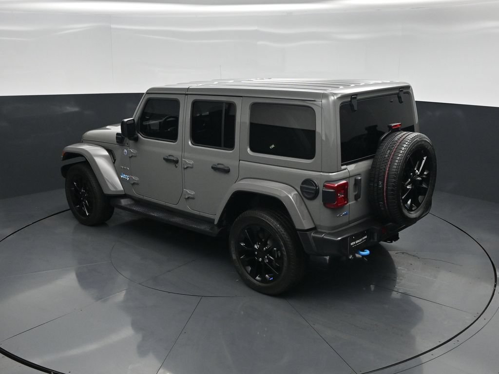 Used 2023 Jeep Wrangler Unlimited Sahara w/ Cold Weather Group AWD/4WD image 40