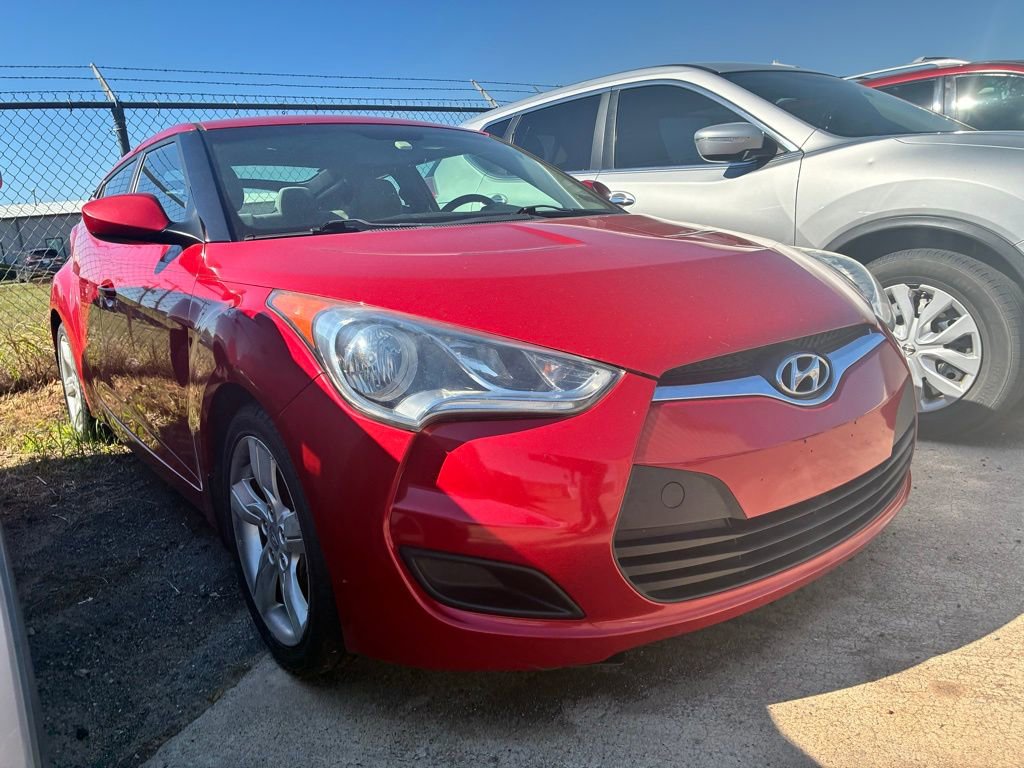 Used 2013 Hyundai Veloster image 3