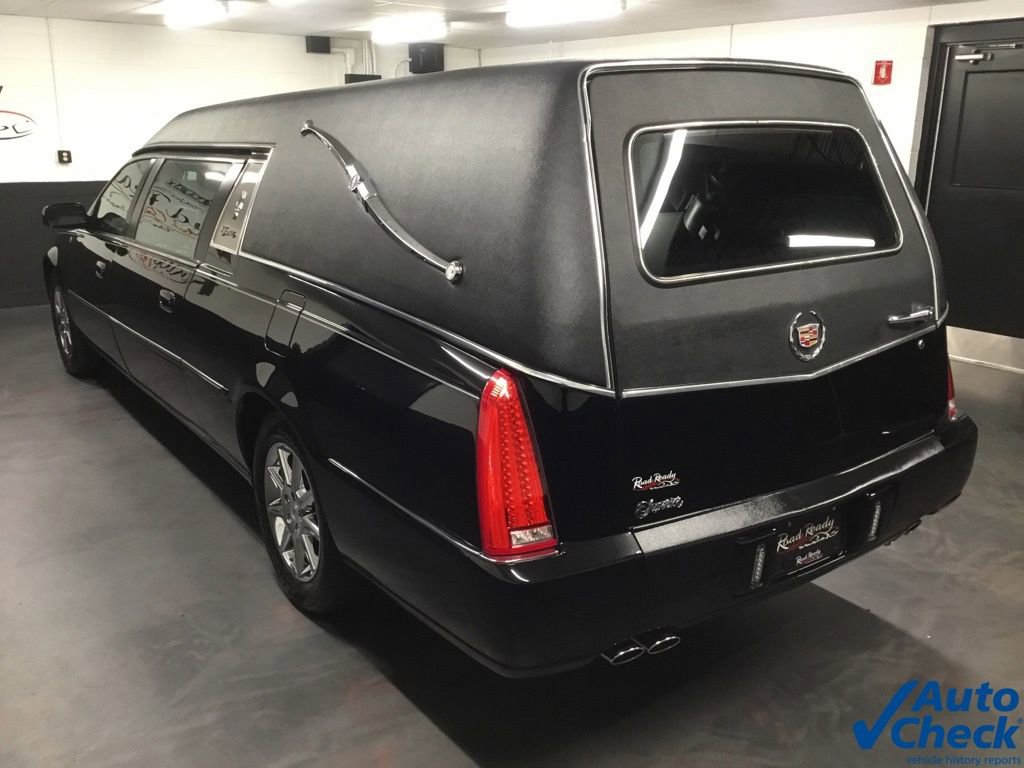 Used 2011 Cadillac DTS Limousine FWD image 7
