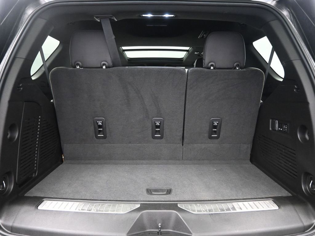 Used 2022 Chevrolet Tahoe Z71 w/ Luxury Package image 30