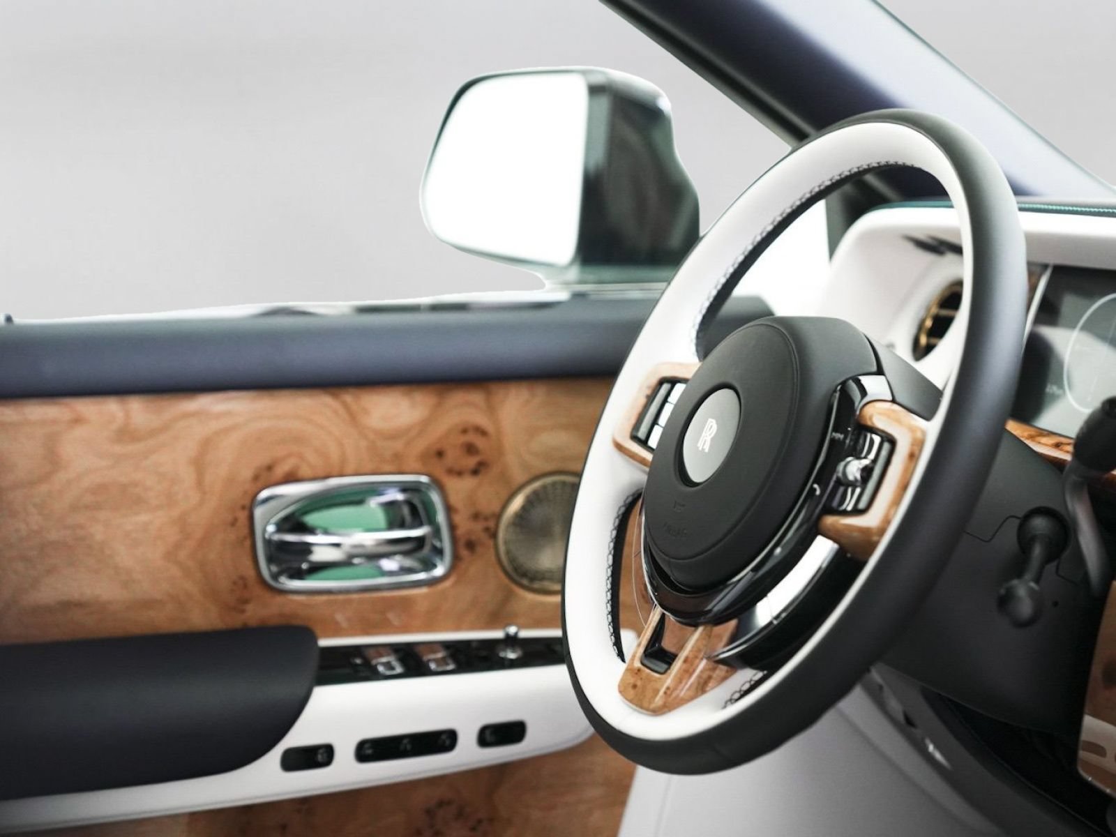 New 2026 Rolls-Royce Phantom Sedan RWD image 47