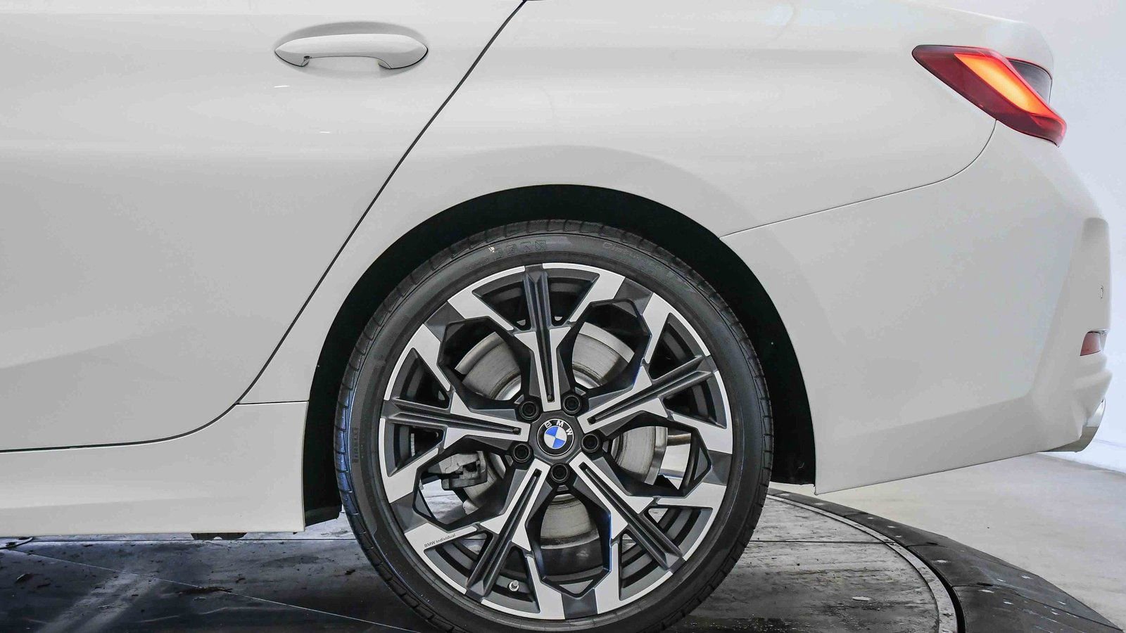 Used 2025 BMW 330i Sedan w/ Convenience Package image 12