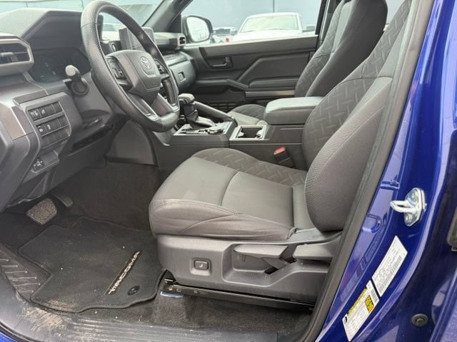 Used 2025 Toyota Tacoma SR5 AWD/4WD image 25