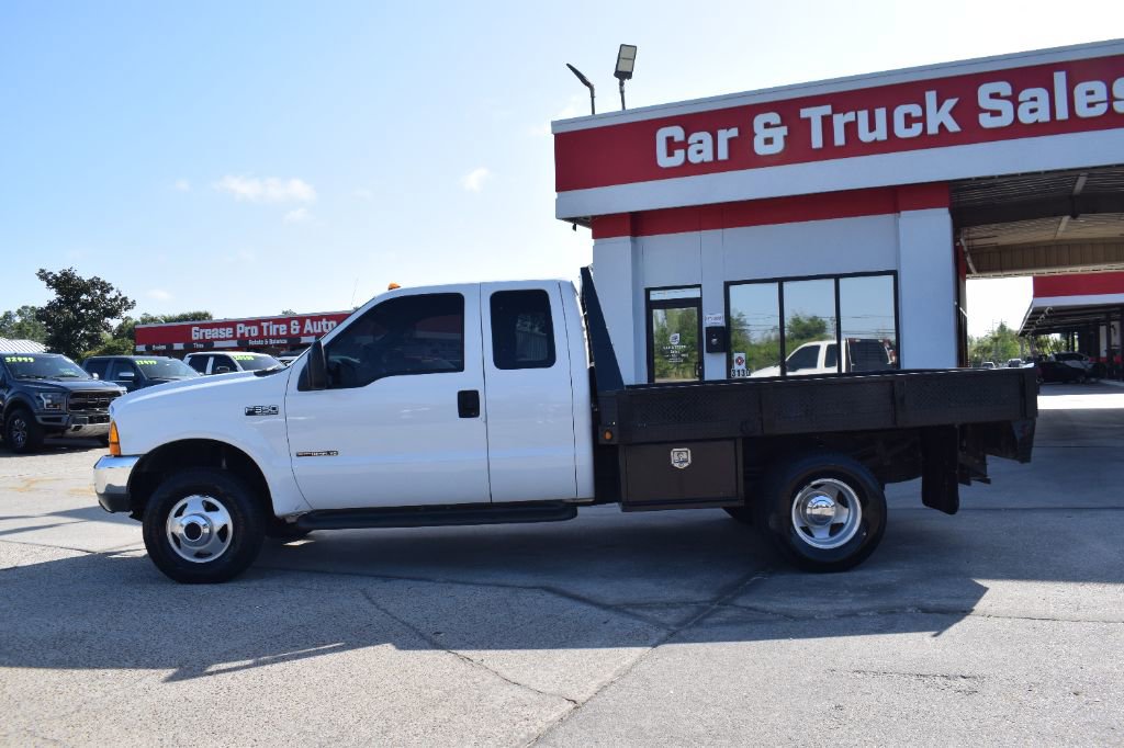 Used 2000 Ford F350 XLT image 2