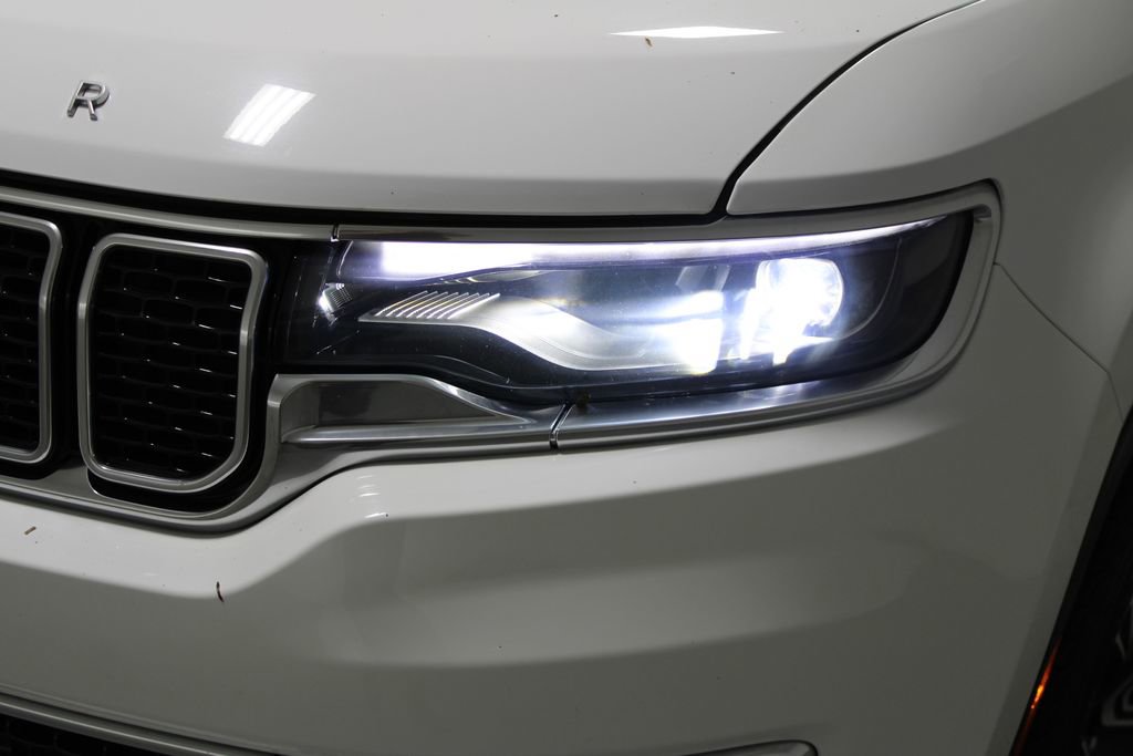 Used 2023 Jeep Wagoneer L Series II image 55