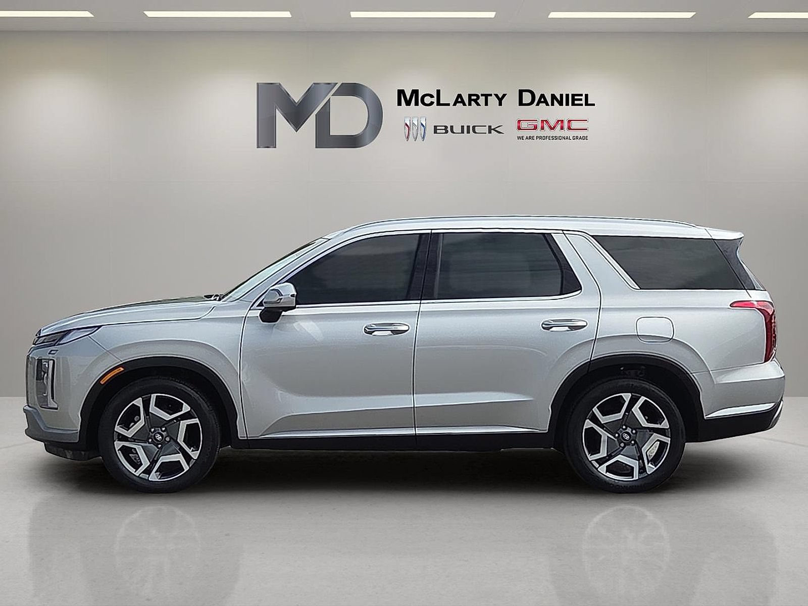 Used 2025 Hyundai Palisade SEL AWD/4WD image 2