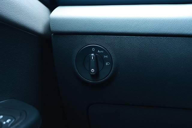 Used 2023 Volkswagen Taos SE FWD image 15