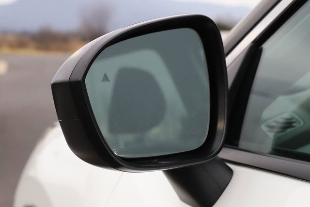 Used 2023 Nissan Rogue S image 10