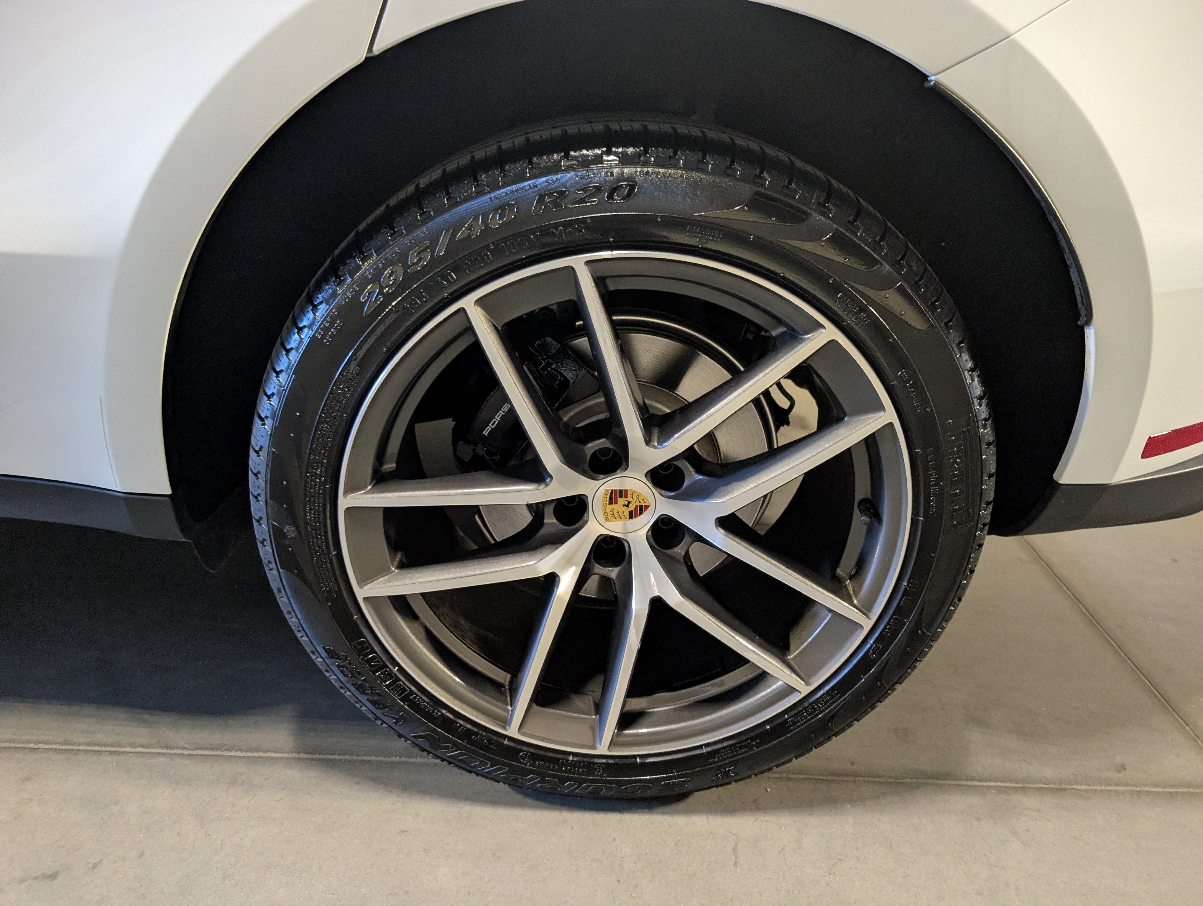 Certified 2025 Porsche Macan image 16