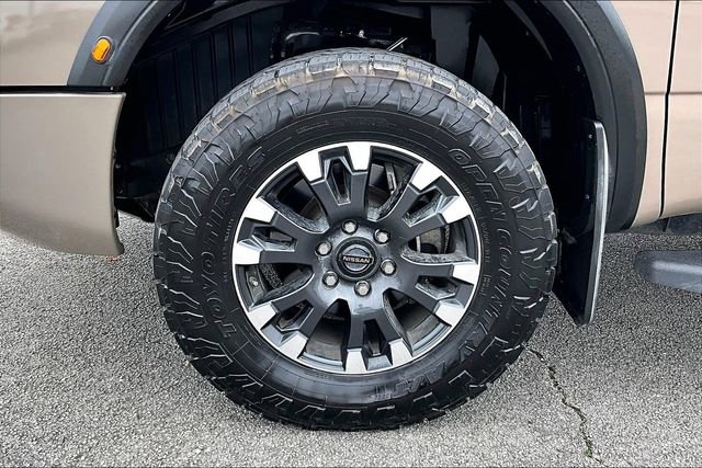 Used 2021 Nissan Titan PRO-4X w/ Pro-4x Convenience Package image 29