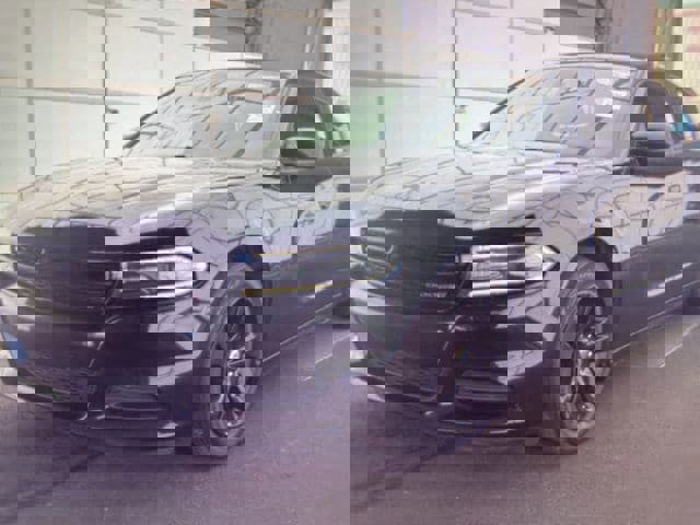Used 2019 Dodge Charger SXT image 4