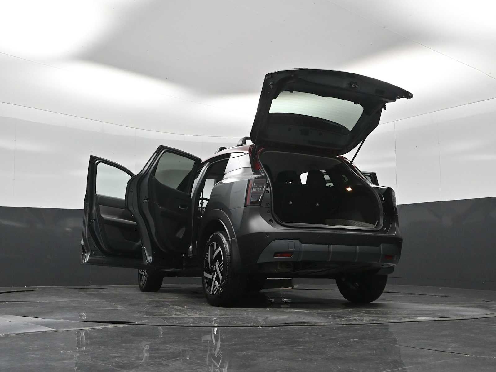 Used 2026 Nissan Kicks SV w/ Interior Electronics Package FWD image 31