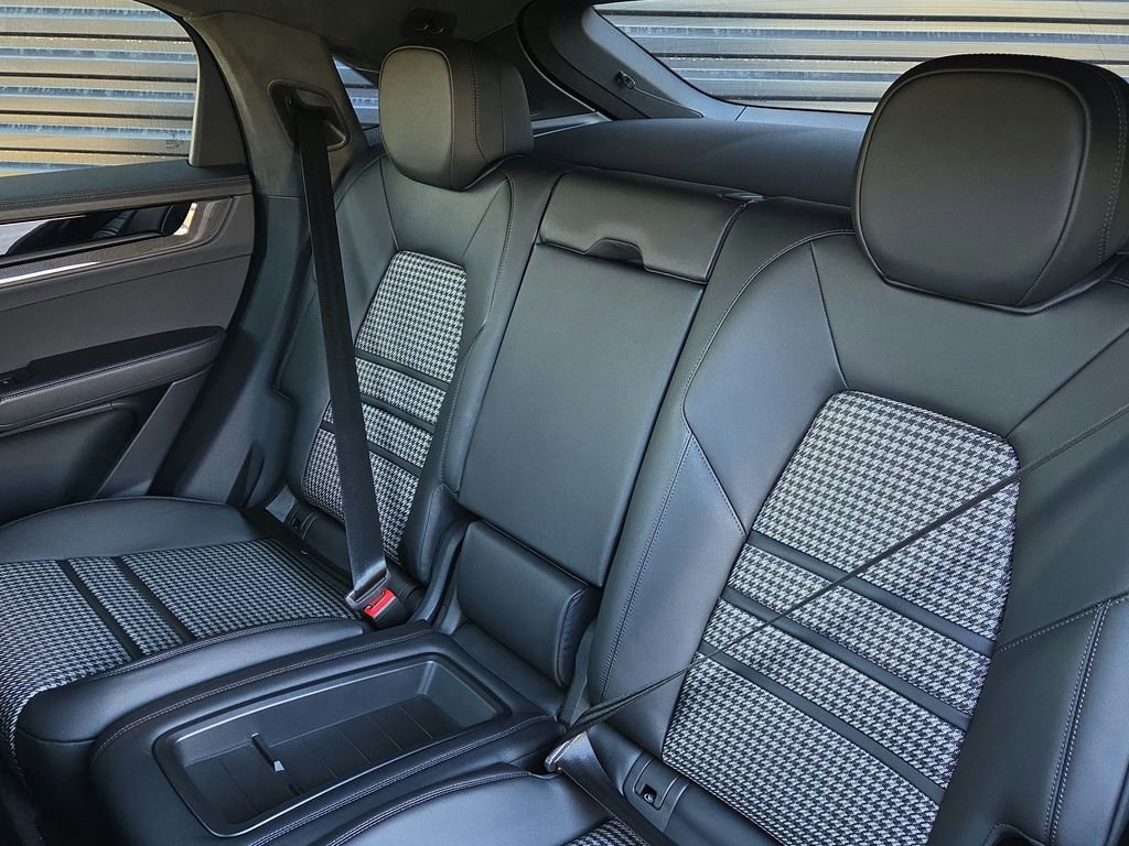 Certified 2026 Porsche Cayenne GTS image 15