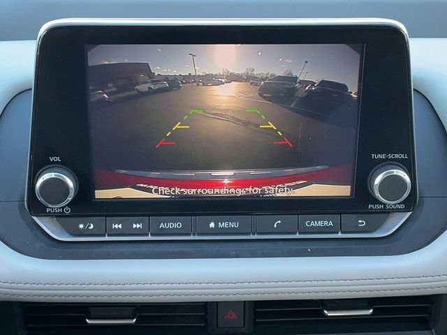 Used 2023 Nissan Rogue SV image 28