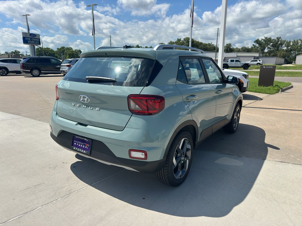 New 2026 Hyundai Venue SEL FWD image 5