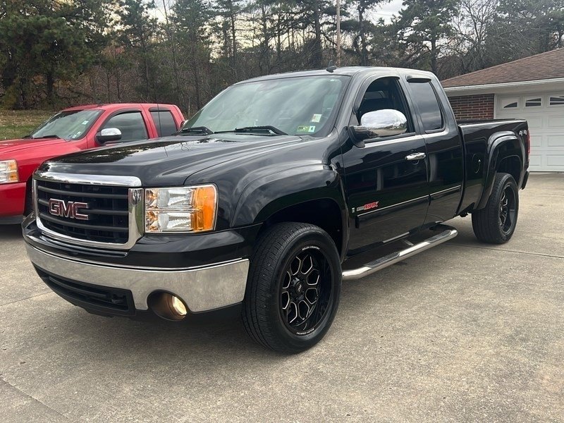 Used 2007 GMC Sierra 1500 SLE w/ Max Trailering Pack