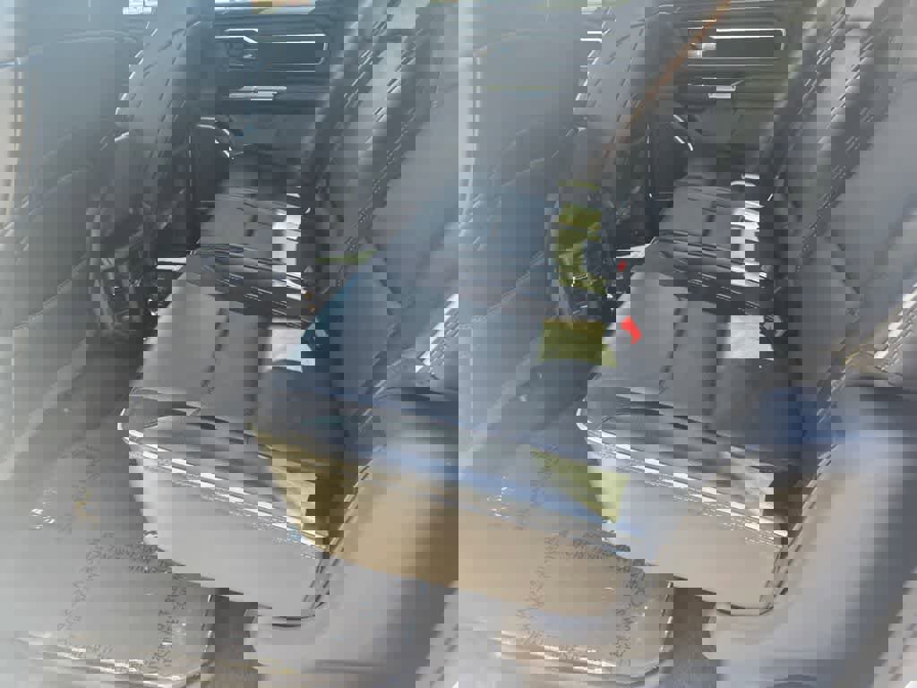 Used 2025 RAM 1500 Laramie image 12