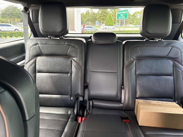 New 2025 Lincoln Navigator L Black Label image 16