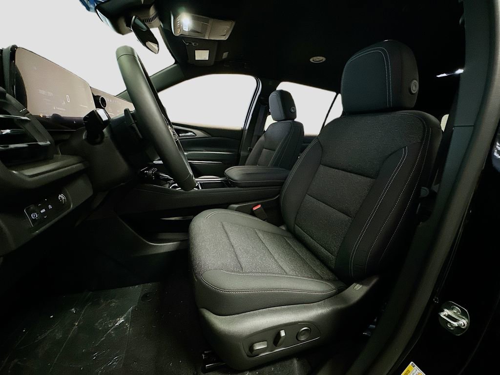 New 2025 Chevrolet Traverse LT FWD image 21