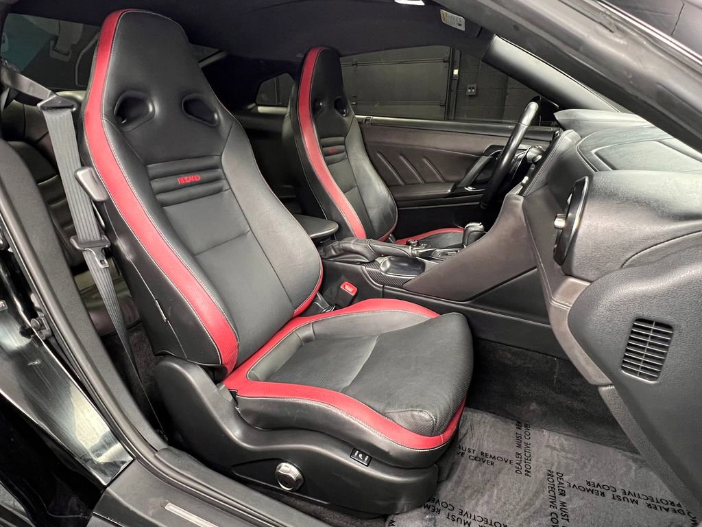 Used 2019 Nissan GT-R Premium w/ Premium Interior Package AWD/4WD image 7