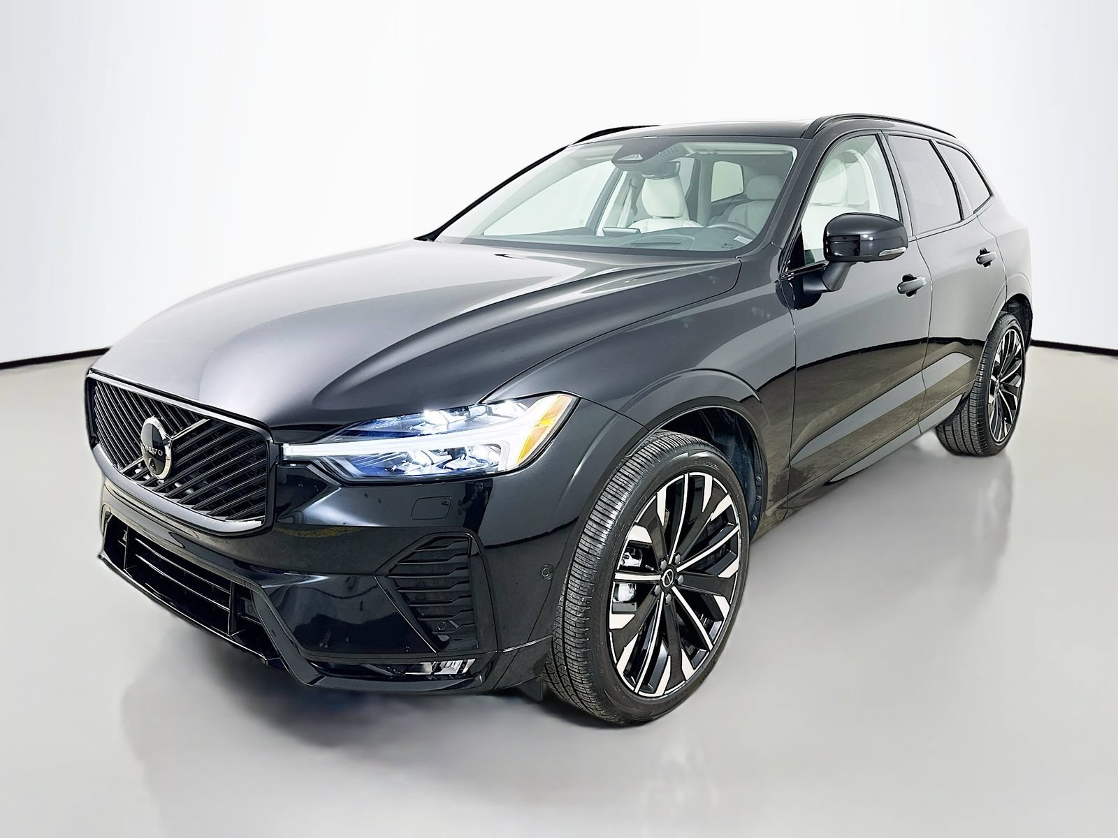 Used 2026 Volvo XC60 B5 Ultra w/ Protection Package Premier AWD/4WD image 1