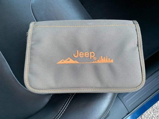Used 2018 Jeep Cherokee Limited AWD/4WD image 13