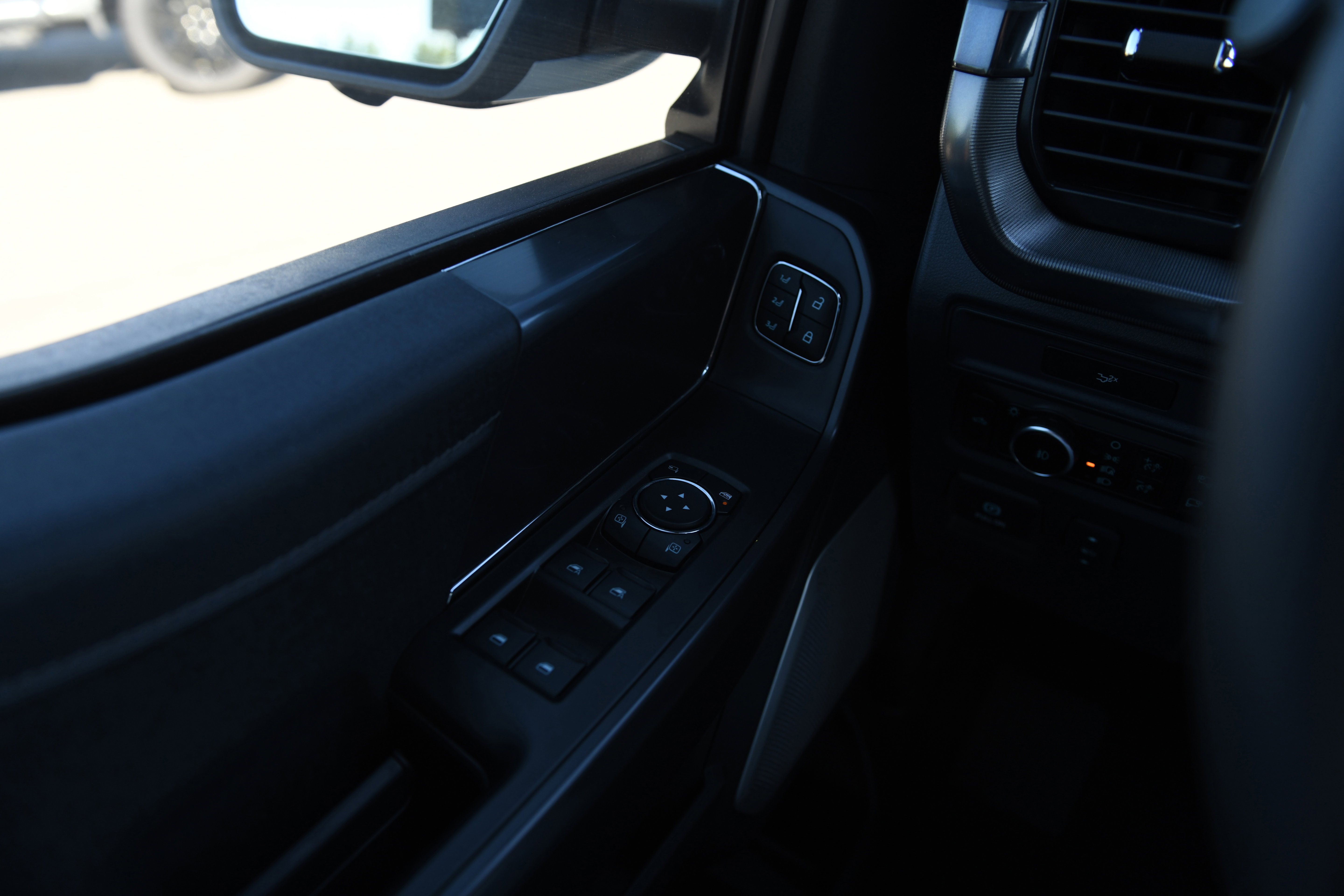 New 2026 Ford F150 Lariat image 32