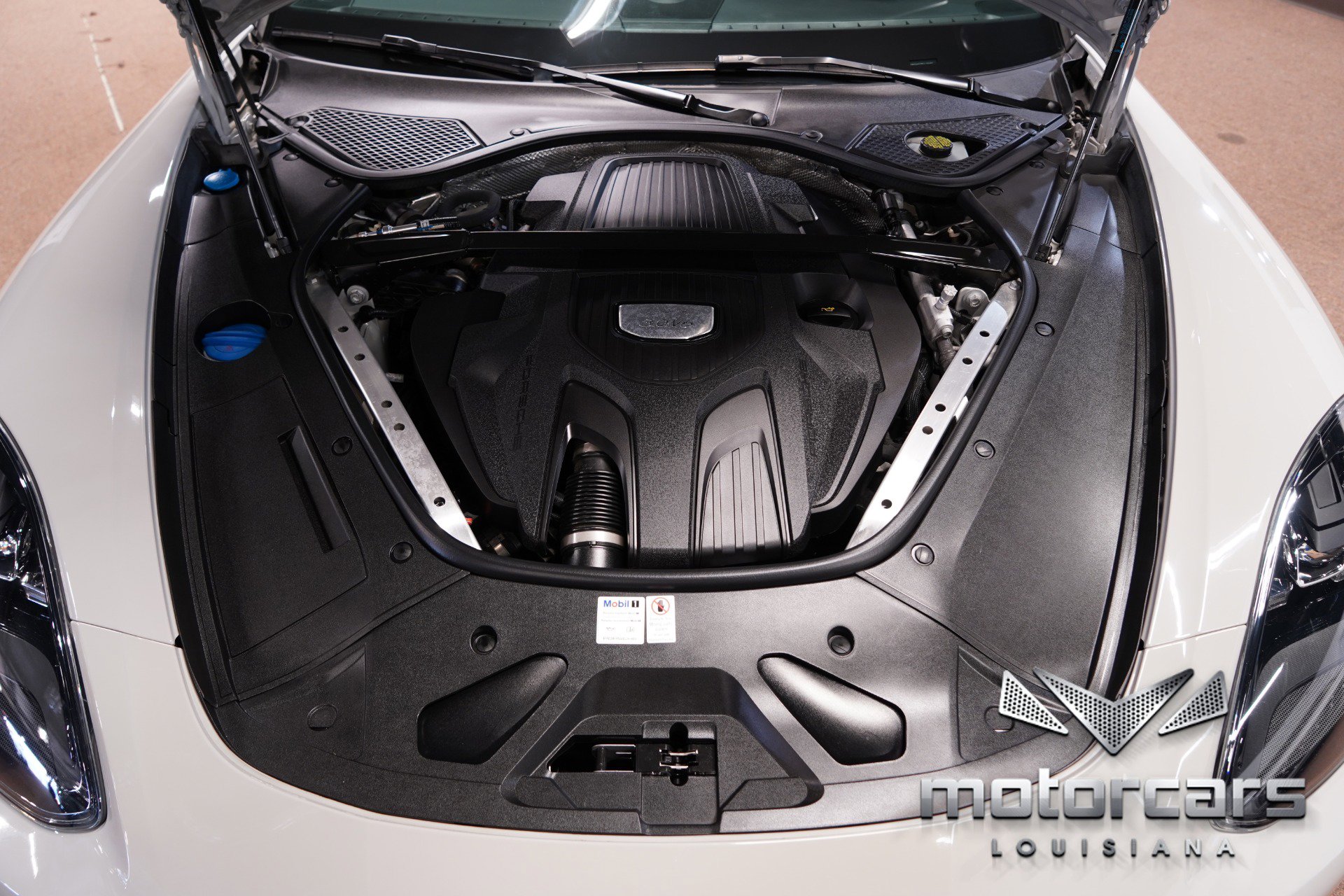 Used 2020 Porsche Panamera w/ Premium Package image 23