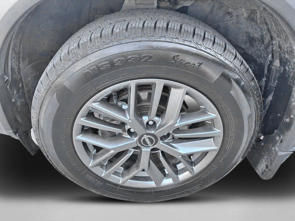 Used 2024 Nissan Rogue S AWD/4WD image 11