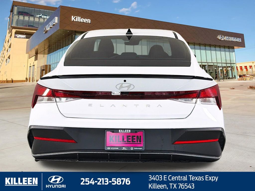 Used 2025 Hyundai Elantra Sport FWD image 8
