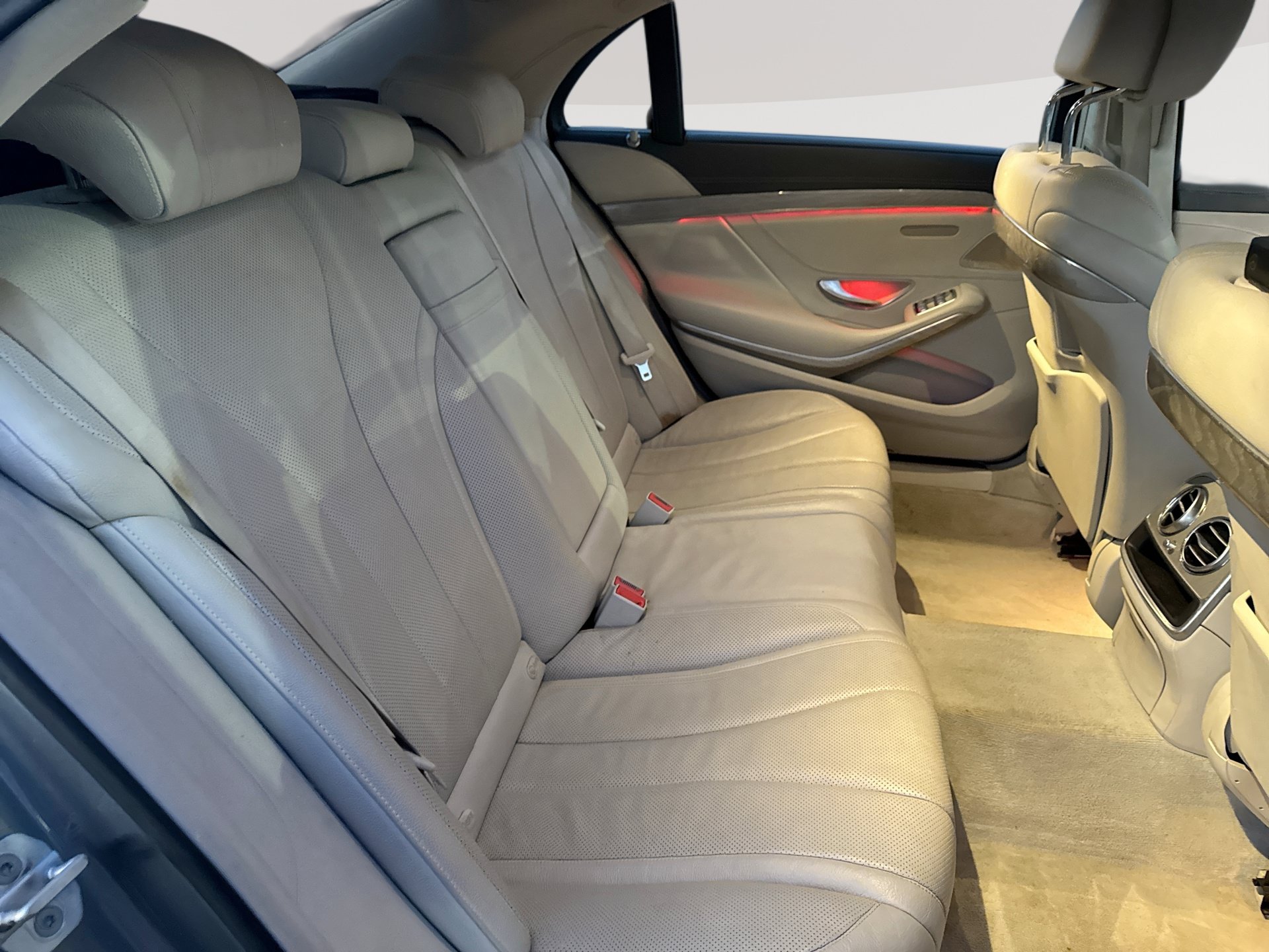 Used 2015 Mercedes-Benz S 550 Sedan w/ Premium 1 Package image 27